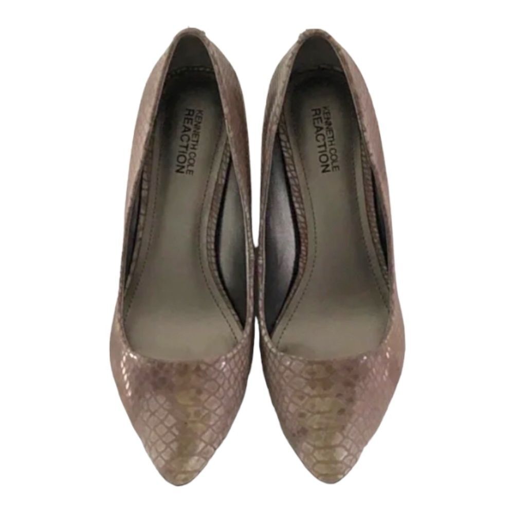 Kenneth Cole Reaction Hill Top Pump in Faux Snake Taupe - Size 8
